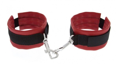 Красно-чёрные полиуретановые наручники Luxurious Handcuffs Blush Novelties (красный с черным) 
