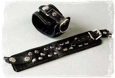 Декоративные наручники на кожаной подкладке Подиум (черный) 