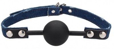 Черный кляп-шарик With Roughend Denim Straps с синими джинсовыми ремешками Shots Media BV (синий) 