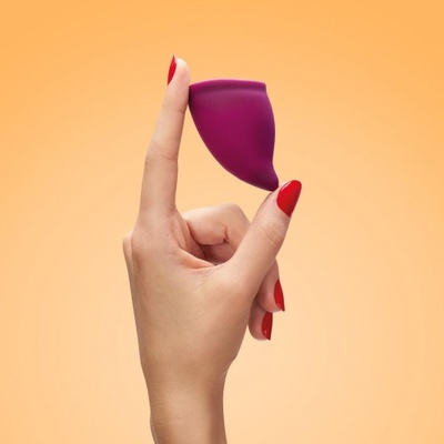Fun Factory Menstrual Cup - менструальная чаша размер B, 5.8х4.3 см (сливовый) 