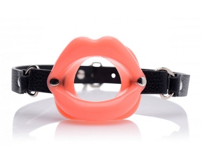 Кляп-расширитель в форме пышных губ - - Master Series XR Brands (Розовый) 